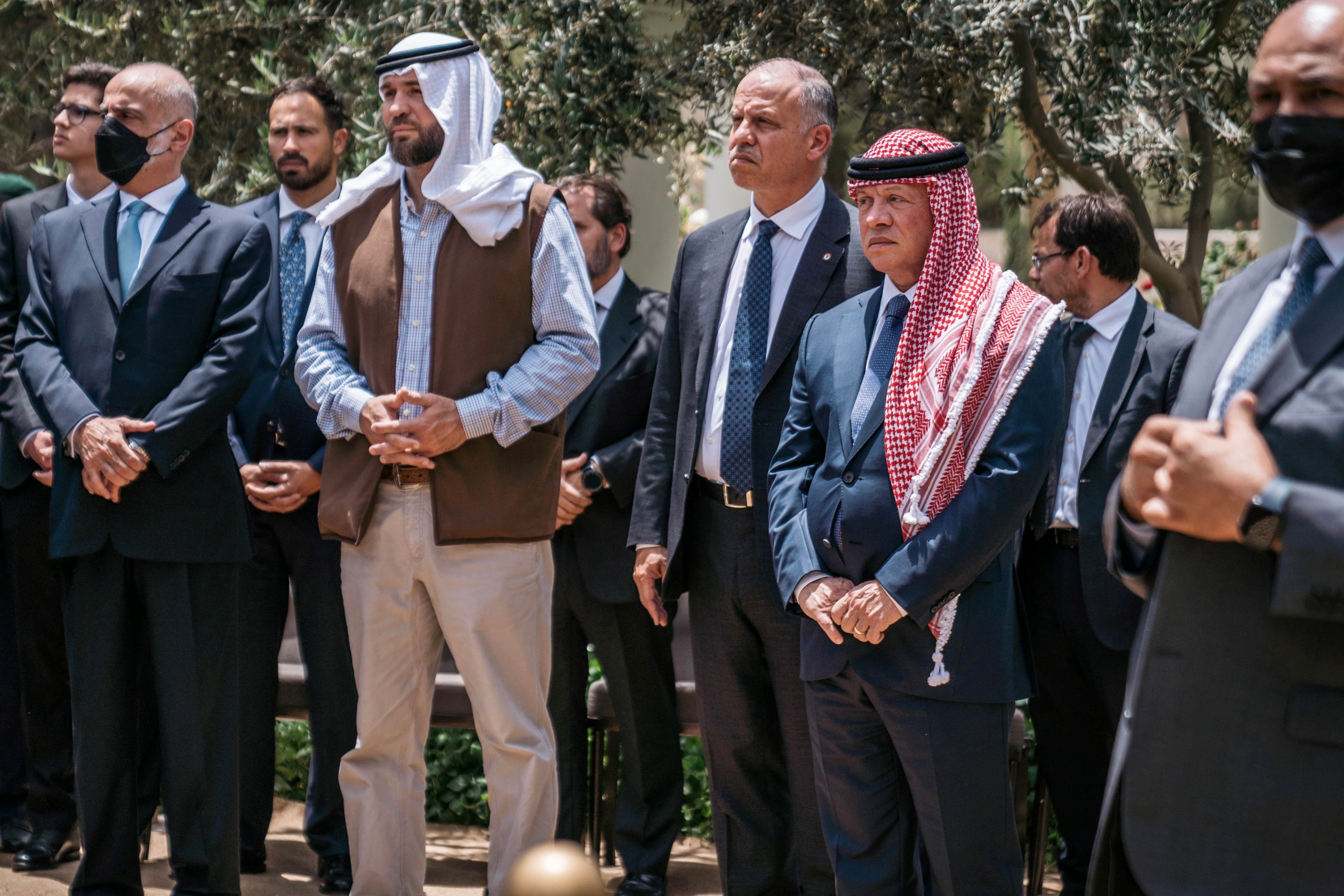 الملك على رأس مشيعي جثمان الدكتور فيصل الياسين (صور)