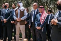 الملك على رأس مشيعي جثمان الدكتور فيصل الياسين (صور)