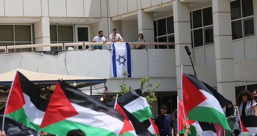 "غصة" العلم الفلسطيني تصل قلب الجامعات العبرية