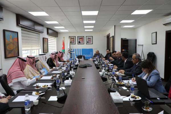 وزير السياحة والآثار يلتقي وزير الحج والعمرة السعودي