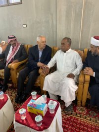 رئيس الديوان الملكي الهاشمي يقدم واجب العزاء بالشهيد الجوابرة