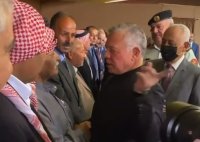 الملك لمتقاعد عسكري: عليهُم ! شاهد