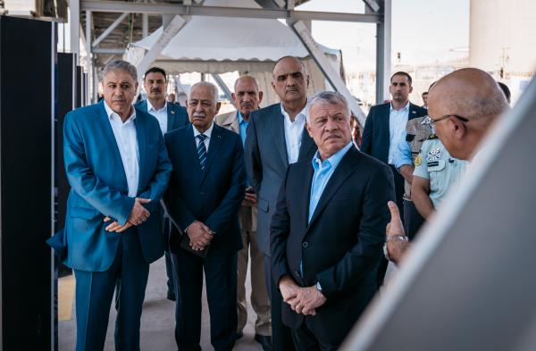 الملك يفتتح مشروع إعادة تأهيل الميناء الصناعي بحجم استثمار 145 مليون دينار