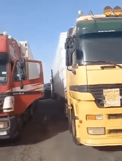 منع سائقي الشاحنات الأردنية من الدخول عند حدود جابر - فيديو
