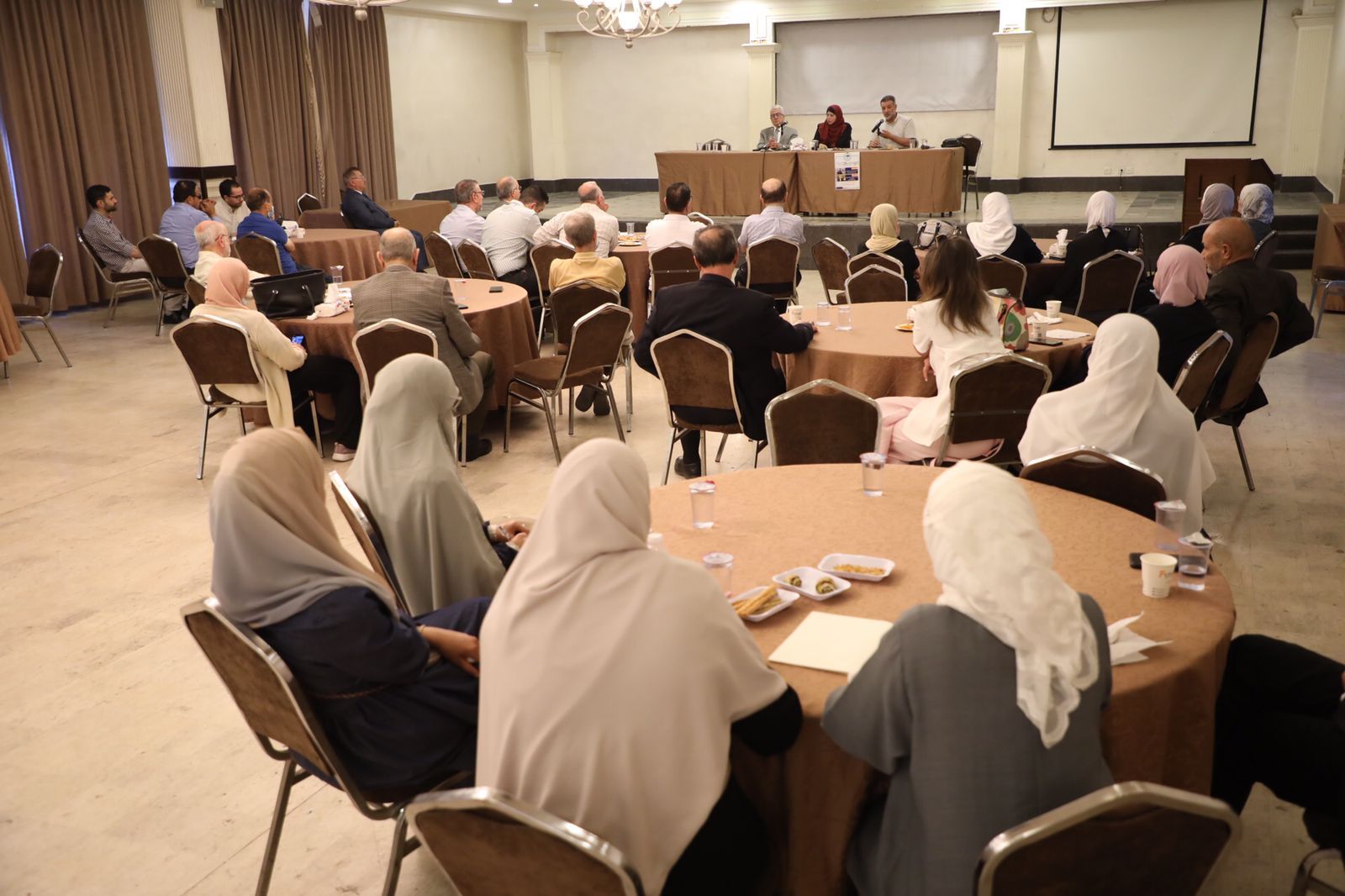 متحدثون : محاولات التطبيع و السلام بين اليهود والعرب والمسلمين ستواجه الفشل
