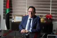 اعتراض مركبة الوزير السابق مالك حداد والتهجم عليه