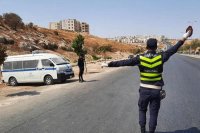 ضبط مركبة شحن محملة بـ34 راكبا في الصندوق الخلفي