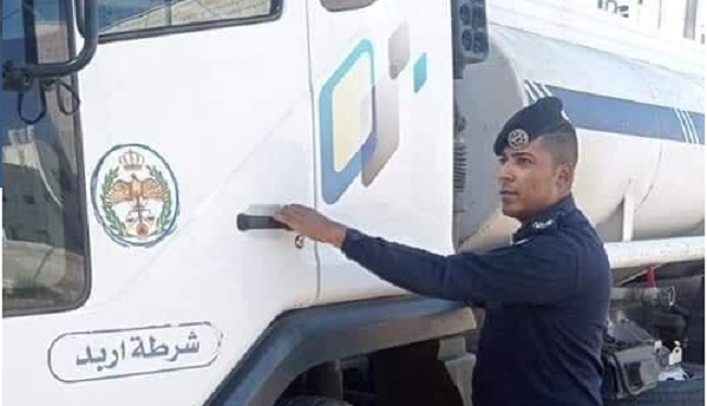 شجاعة رجل أمن عام تمنع حريق ضخم في مخبز بإربد - صور