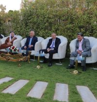 شاهد وليمة عشاء على شرف رئيس الديوان الملكي