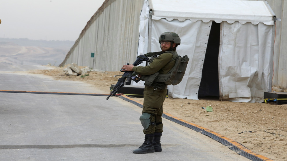 الاحتلال يعتمد زيادة تصاريح العمل للفلسطينيين من قطاع غزة