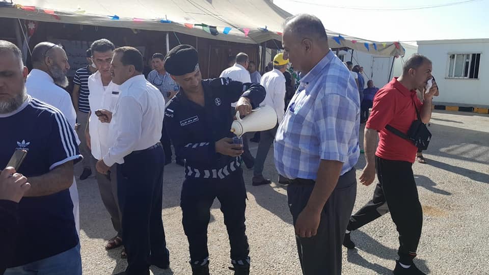 الدوريات الخارجية: مرافقة قوافل الحجاج الفلسطينين لحظة دخولهم الأردن وصولا الى الحدود (صور)