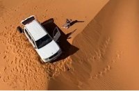 بسبب حملها بفتاة .. رجل أعمال يقتل زوجته ويحرقها وجنينها في الصحراء