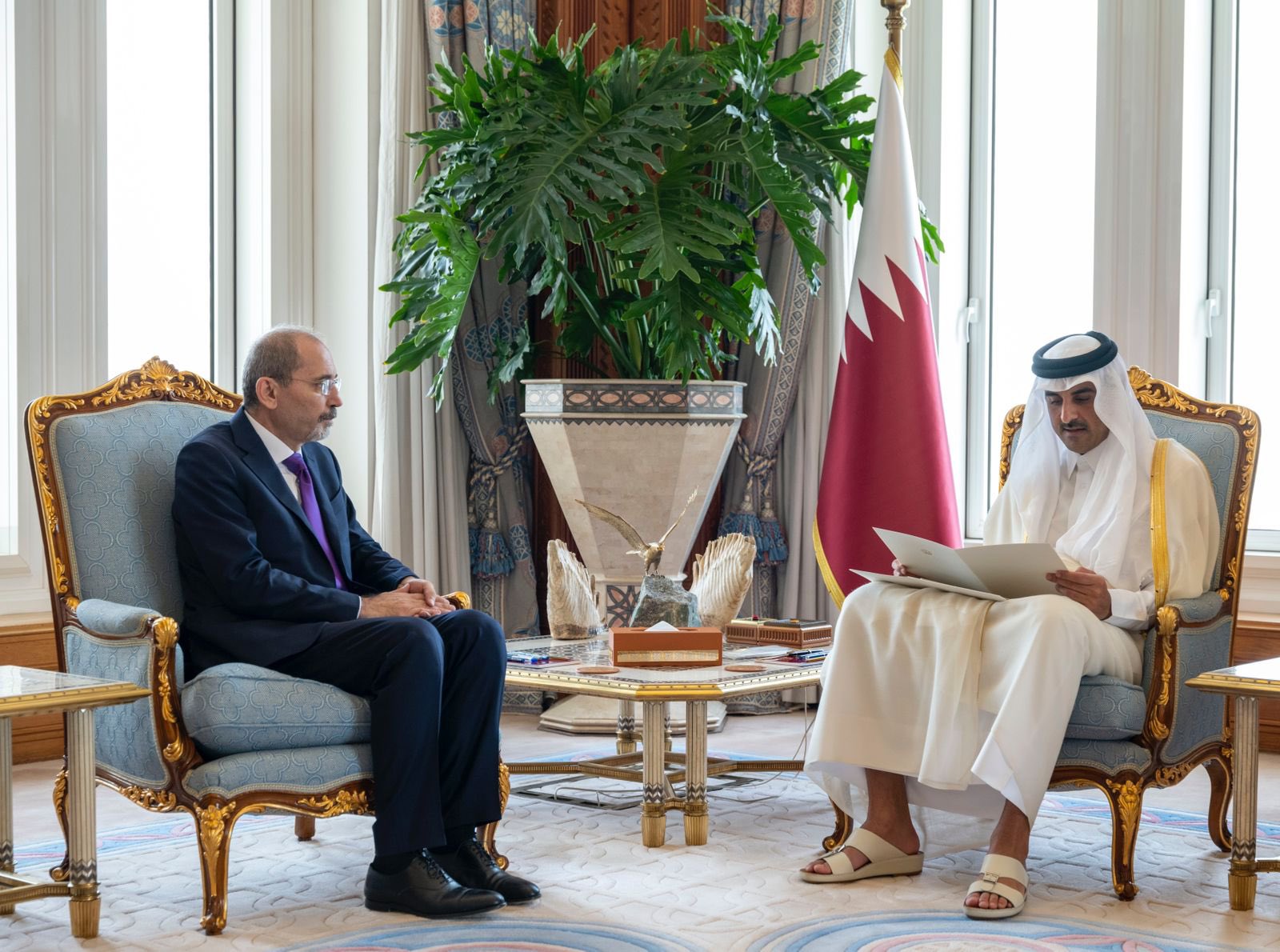 الصفدي ينقل رسالة من الملك إلى أمير قطر