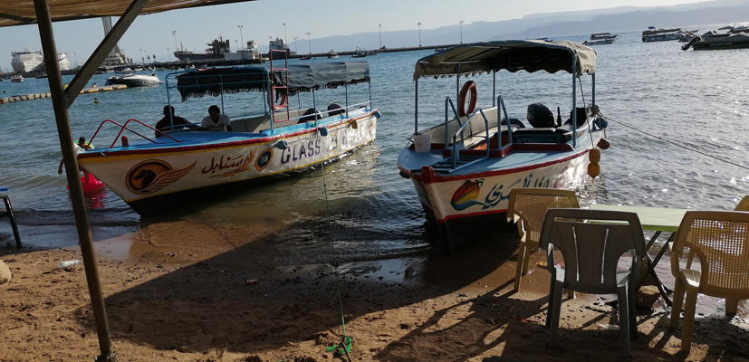 6 إصابات بتصادم قارب سياح بالعقبة