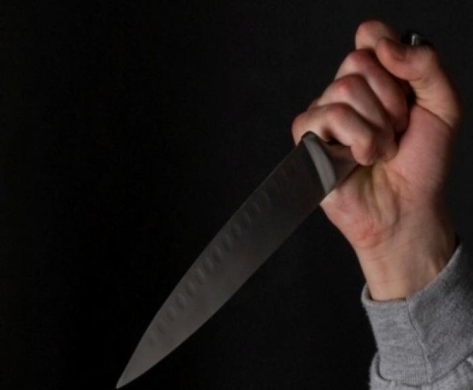 الامن يقبض على طاعن زوجته أمام محكمة الكرك الشرعية