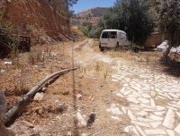 بالصور ..مداهمات أمنية في عين الباشا وأم نجاصة والجوفة وضبط اعتداءات كبيرة على خطوط المياه