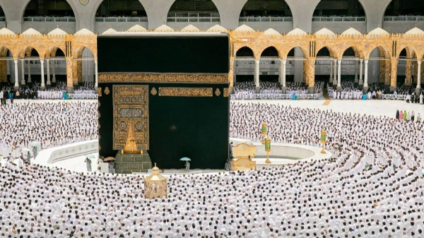 السعودية: فتح التقديم لطلبات تأشيرات العُمرة الخميس