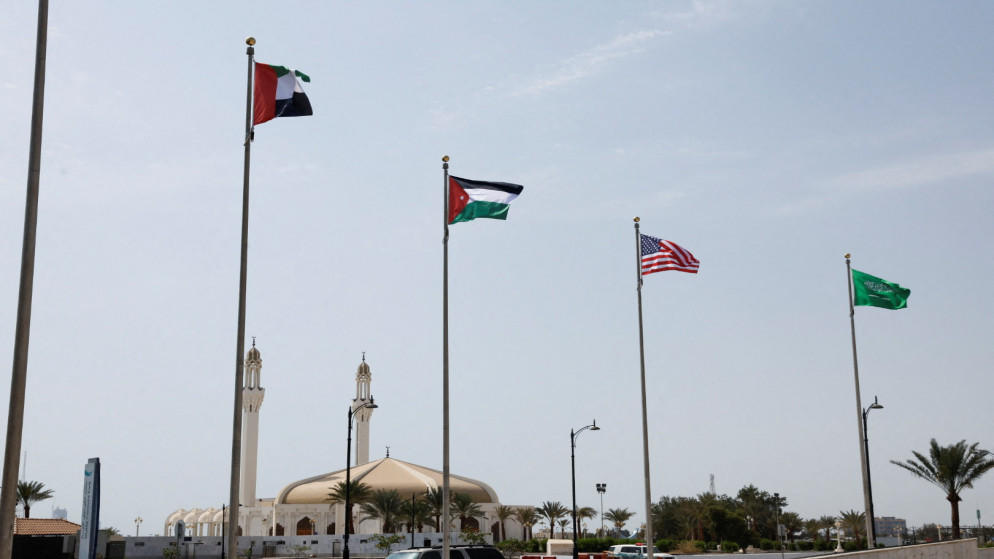 الملك يشارك اليوم في قمة جدة للأمن والتنمية