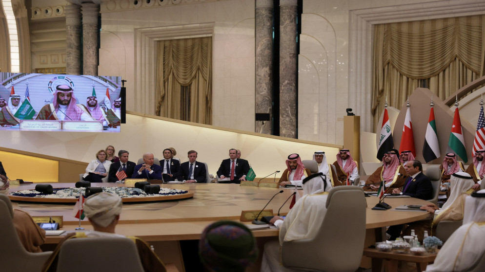 ولي العهد السعودي يدعو إيران إلى التعاون مع دول المنطقة خلال انطلاق قمة جدة