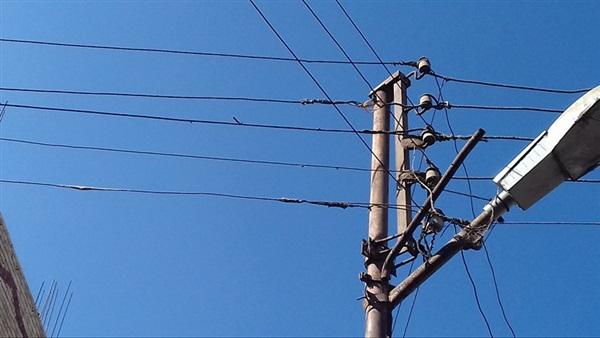حمولة شاحنة تتسبب بقطع أسلاك كهرباء في الخالدية