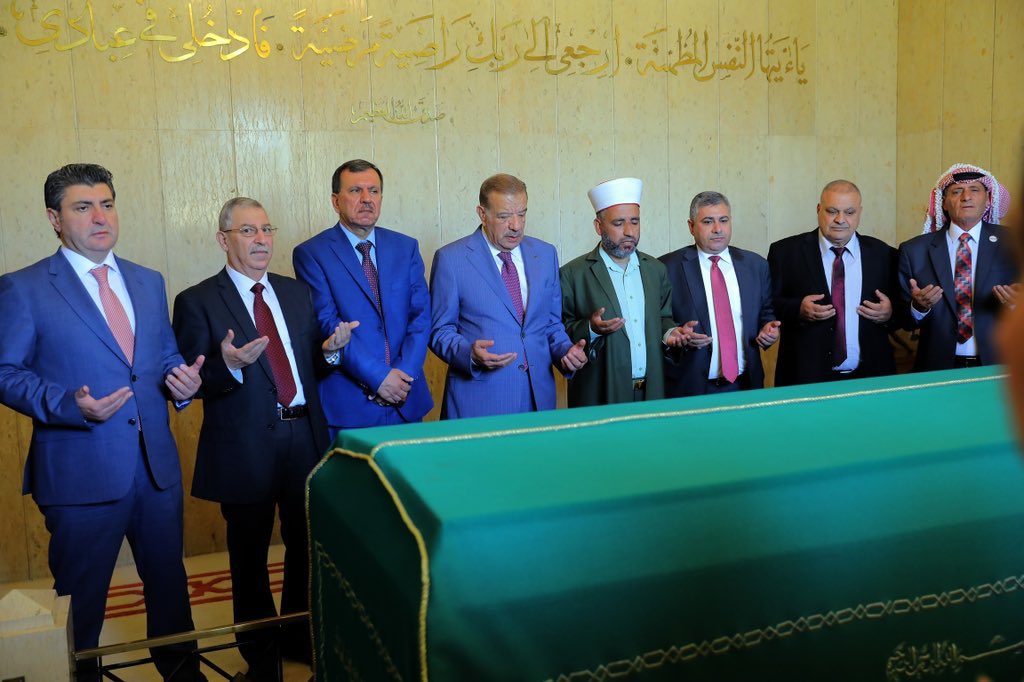 رئيس و اعضاء مجلس النواب يزورون الأضرحة الملكية