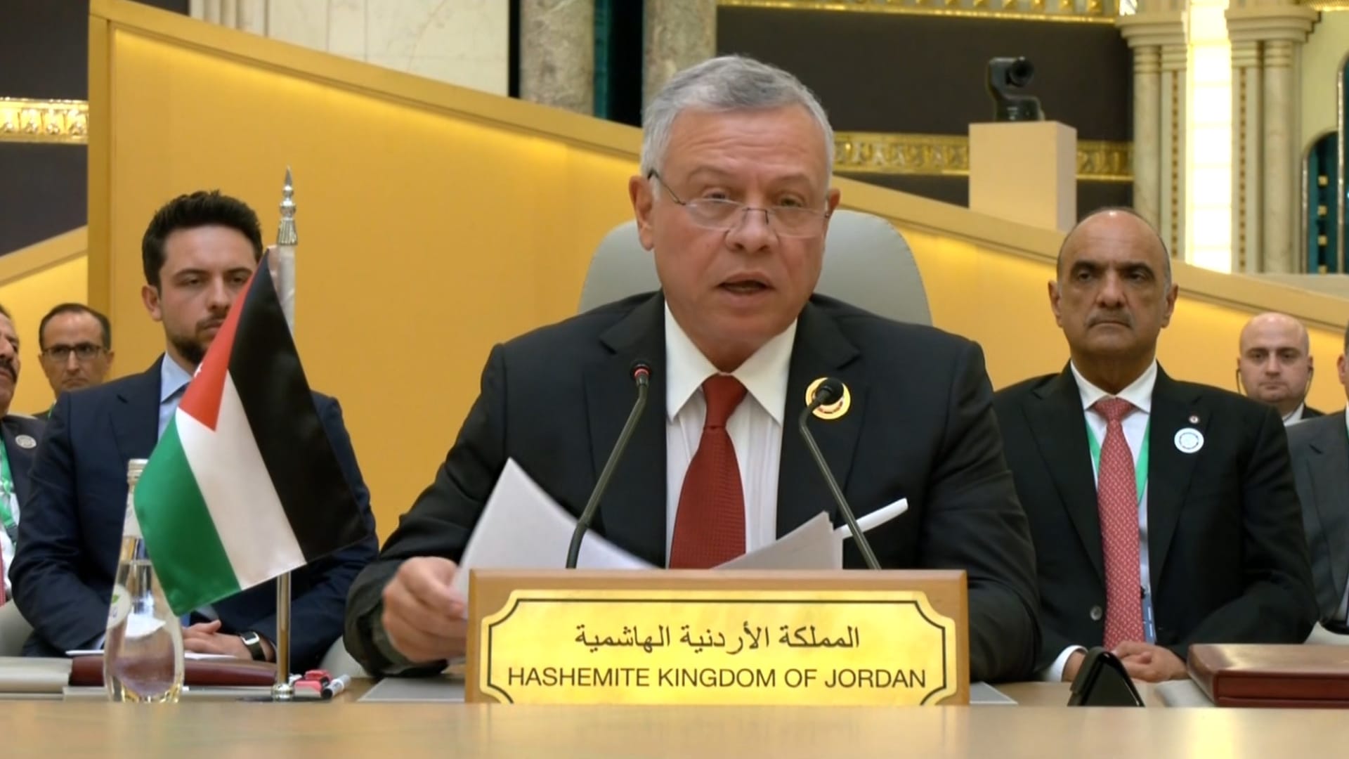 الملك على طاولة جدة .. فلسطين لا تغيب