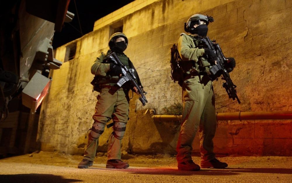الاحتلال يشن حملة اعتقالات في الضفة والقدس