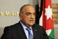 الخصاونة للنواب: ماضون في رفع أسعار المحروقات