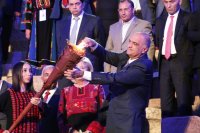 بالصور.. رئيس الوزراء يوقد شعلة مهرجان جرش في دورته الـ36