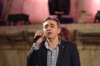 المسرح الشمالي .. منوعات غنائية باللغتين العربية والإنجليزية