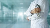 "قانون المجلس الطبي" يشترط عدم الانتساب لأي حزب سياسي على رئيسه ومفوضيه
