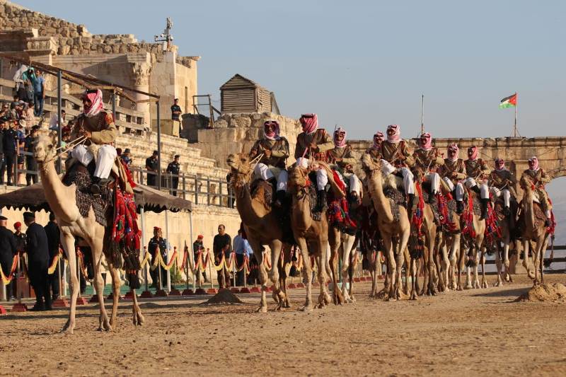 مجموعة قيادة المراسم تعرض فنون الفروسية والهجن في "جرش"