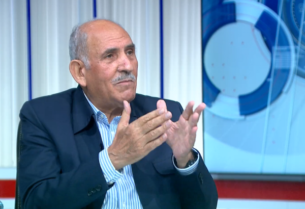 رئيس وزراء اسبق: لا يجوز تقيم الحكومة على نقطة من “خارطة التحديث”