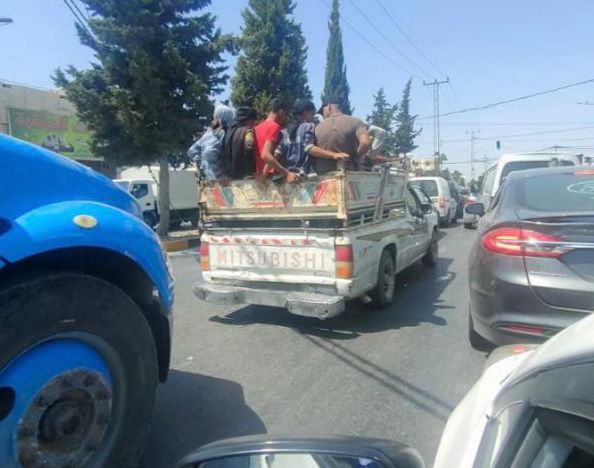 ضبط "بكب خصوصي" قام سائقها بتحميل 21 راكبا