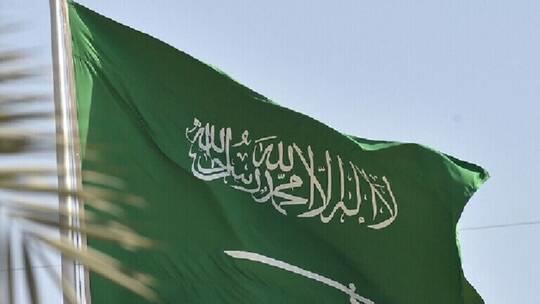 السعودية: غرامة مالية على من يرفع صوته بالأماكن العامة