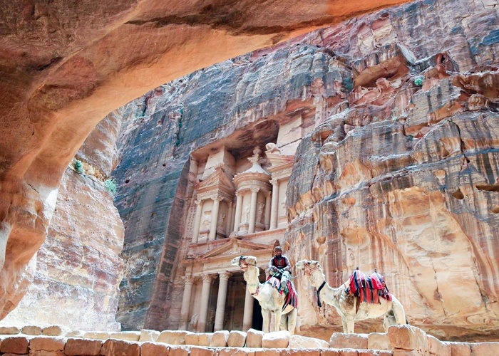 ارتفاع الدخل السياحي للأردن