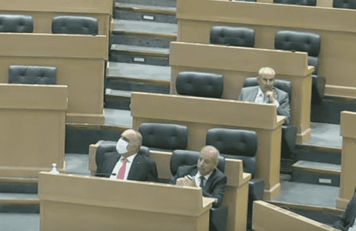 رئيس الوزراء يظهر بعد تعافيه من كورونا