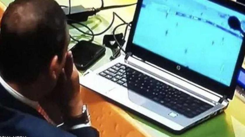 دبلوماسي عراقي يشاهد مباراة خلال اجتماعات الأمم المتحدة… و”الخارجية” تعلق