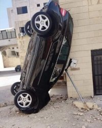 شاهد .. إصابة سيدة بحادث سير غريب في (الجاردنز)