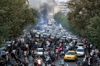 أزمة قتل مهسا أميني تتصاعد.. طهران تستدعي سفراء وعشرات القتلى والمعتقلين