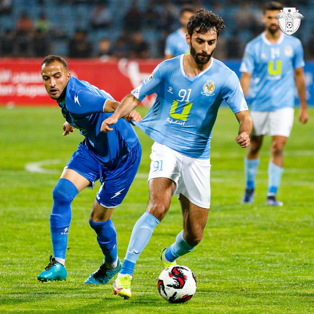 استئناف دوري المحترفين لكرة القدم الخميس