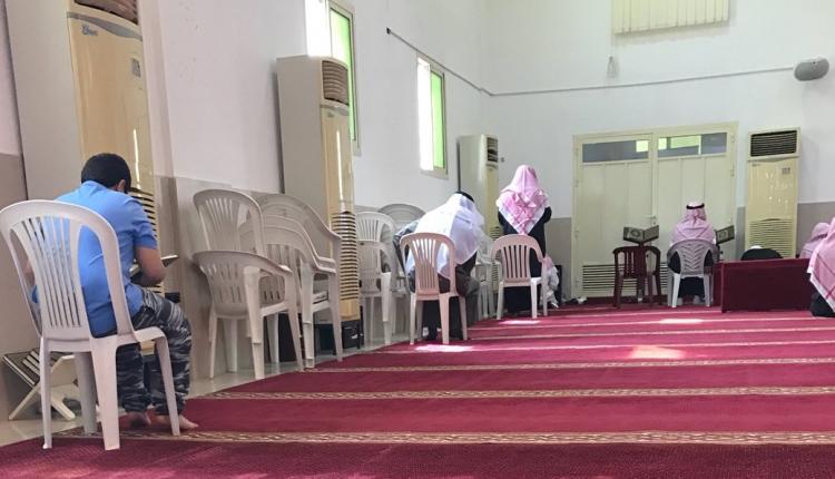 بسبب كرسي.. أردني يطعن آخر في مسجد