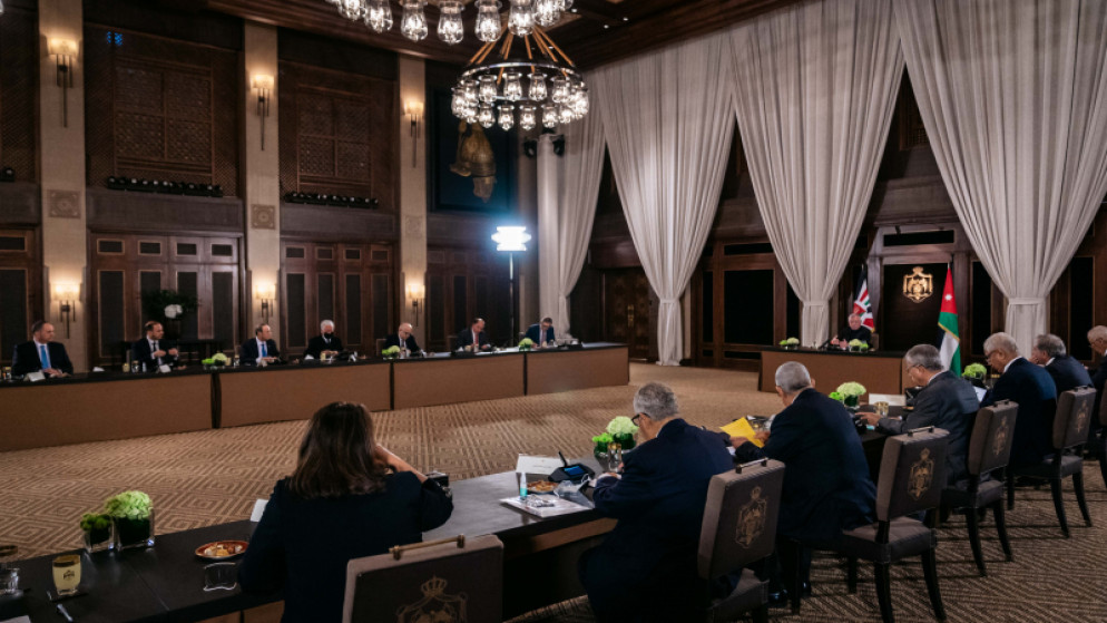 الملك يؤكد دور مجلس الأعيان كبيت خبرة من رجالات الدولة