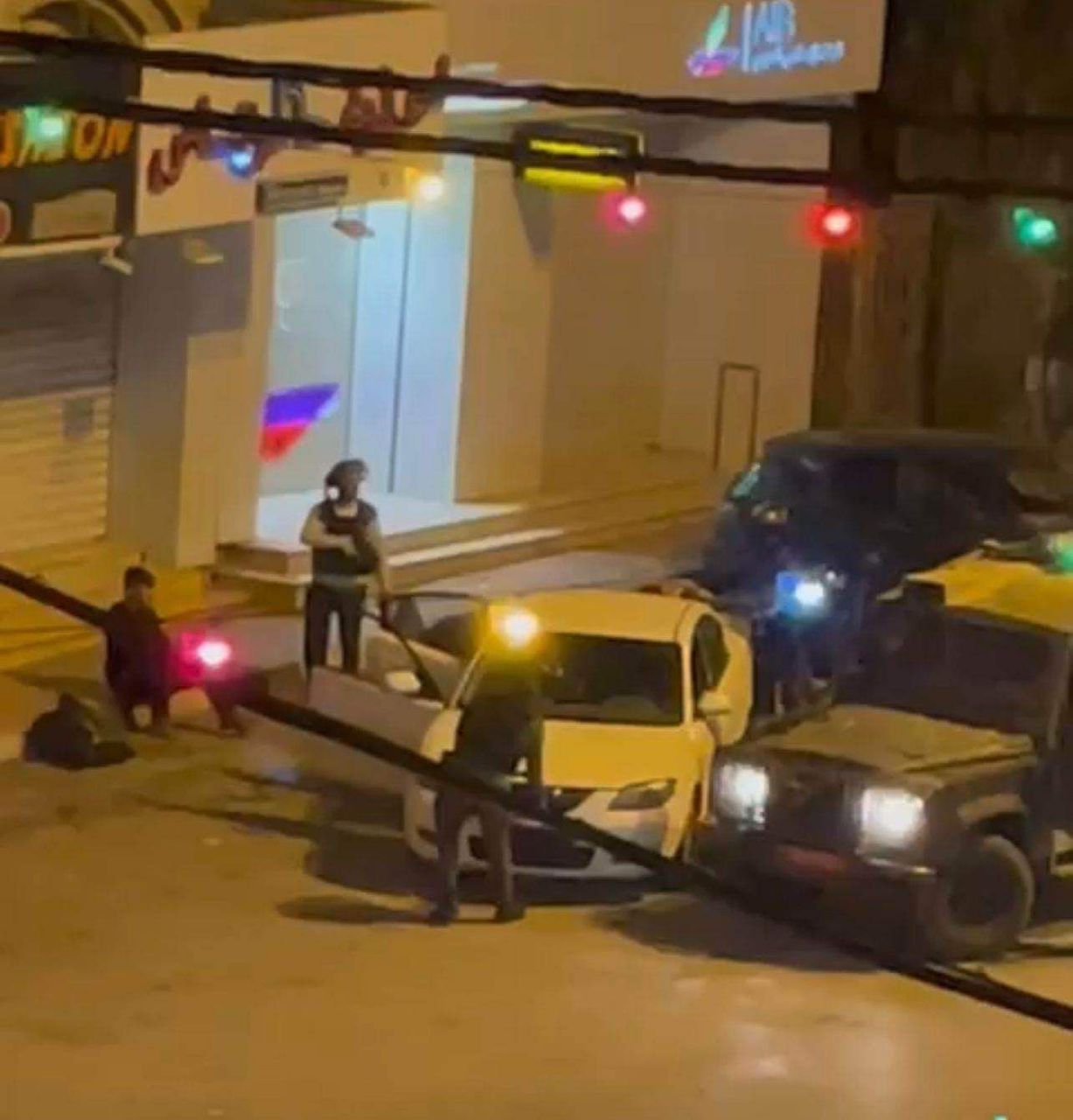 اندلاع مواجهات بين الشبان وقوات الاحتلال خلال اقتحام بلدة العيزرية شرق القدس"