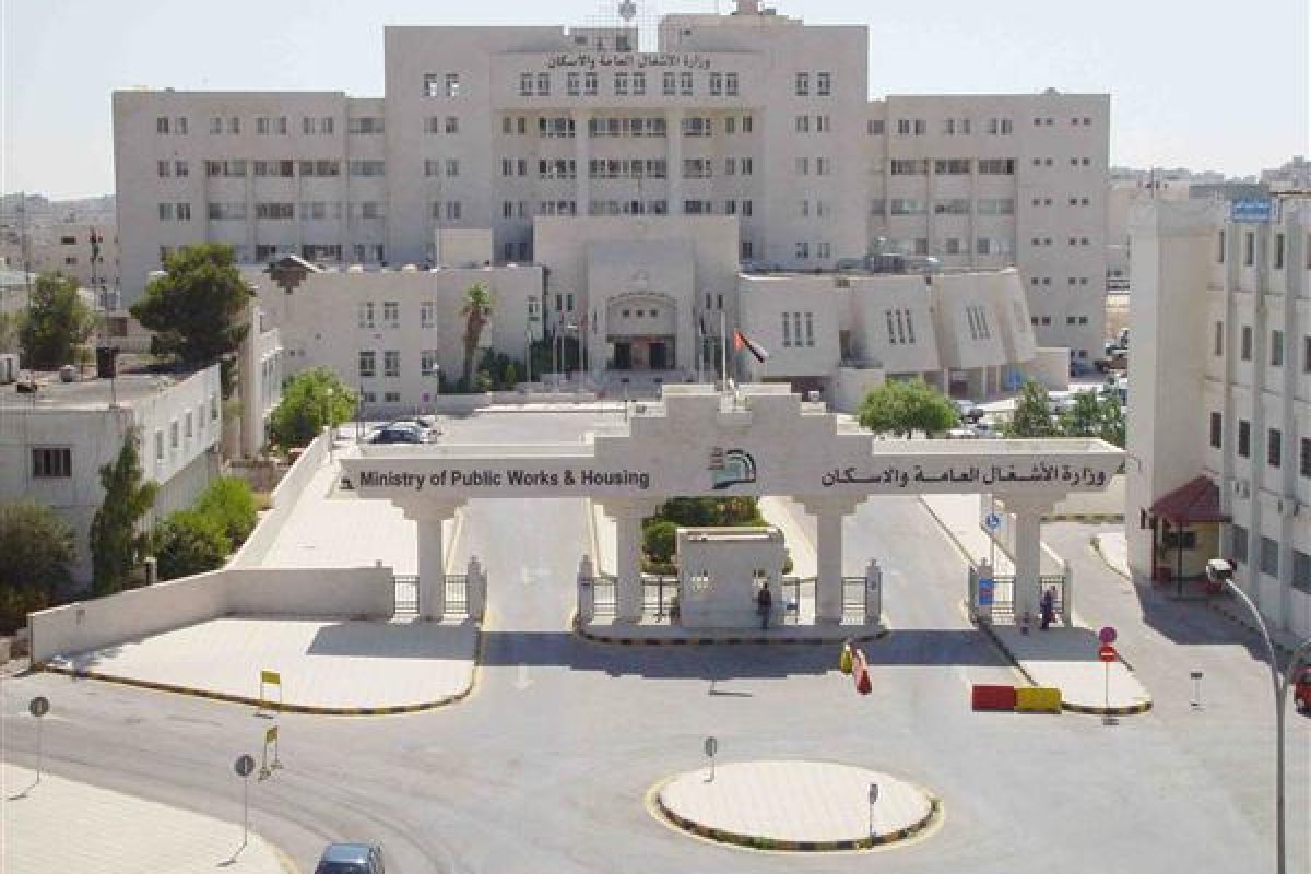 الأشغال تنفي وقف مشروع معالجة الانهيارات في منطقة الجعيدية