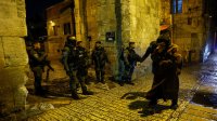 شهيد فلسطيني برصاص إسرائيلي عند باب السلسلة وإغلاق أبواب مدينة القدس