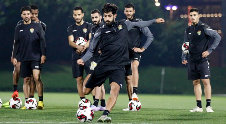 المياومات تعكر صفو معسكر النشامى في قطر - تفاصيل