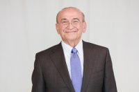 المصري: لا علاقة لي بشراء مستشفى فرح