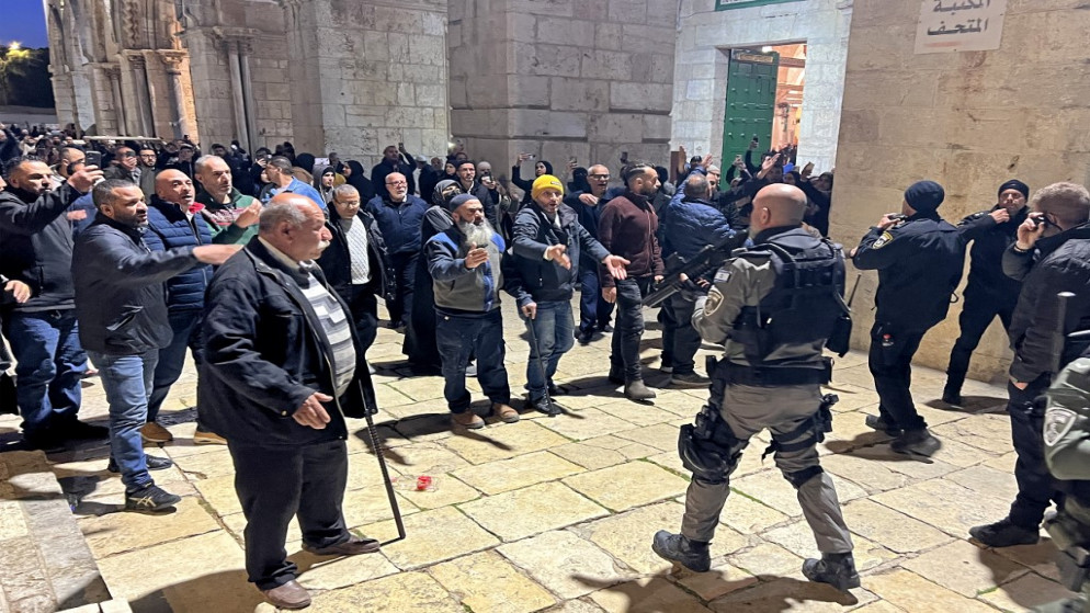 الأردن يحذر من استمرار الاعتداءات الإسرائيلية على المصلين في المسجد الأقصى