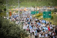 نابلس: مواجهات فلسطينية مع جيش الاحتلال والفرق الاستيطانية الإرهابية في جبل صبيح- فيديو